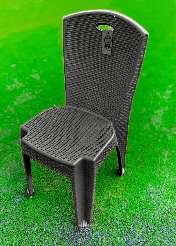 كرسي بلاستيك الليث المتين والمريح للاستخدام اليومي - بني