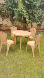 طقم مكون من 4 كراسي الليث مع طاولة دائري رجل بلاستيك متكامل وقوي