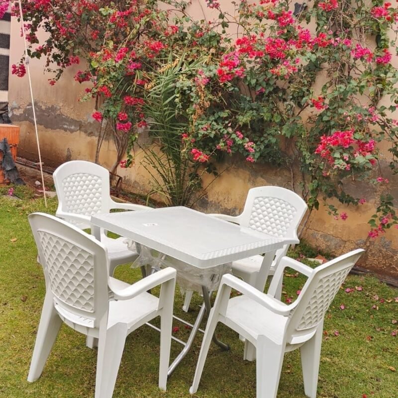 طاولة مستطيل تسفيط مع 4 كراسي الفخامة