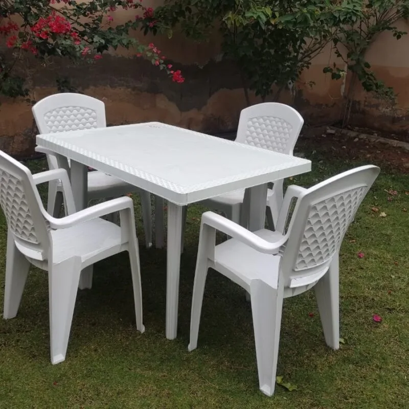 طاولة مستطيل رجل بلاستيك مع 4 كراسي الفخامة