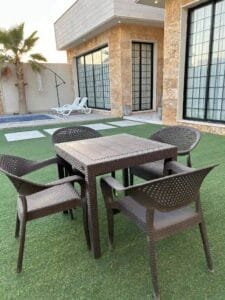 طقم طاولة مربع راتان مع 4 كراسي ملكي فاخر وملكي للقصور والفيلات الملكية